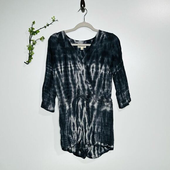 Cloth & Stone Slate Gray Blue Tie Dye Shorts Romper - Picture 1 of 13